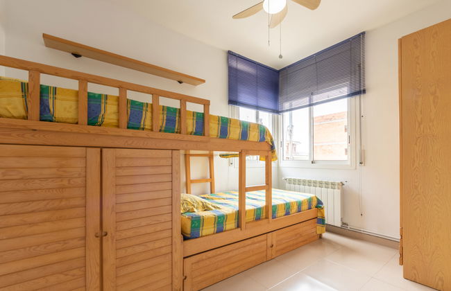 Casa de 4 quartos em Torredembarra com piscina privada e terraço - Foto 18