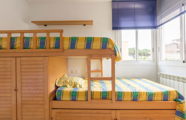 Casa de 4 quartos em Torredembarra com piscina privada e terraço - Foto 19