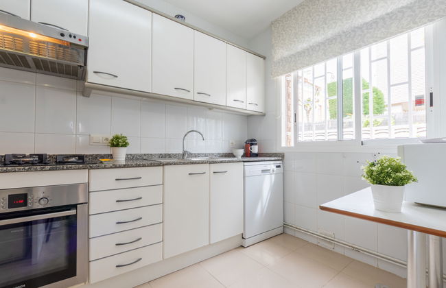Casa de 4 quartos em Torredembarra com piscina privada e terraço - Foto 4