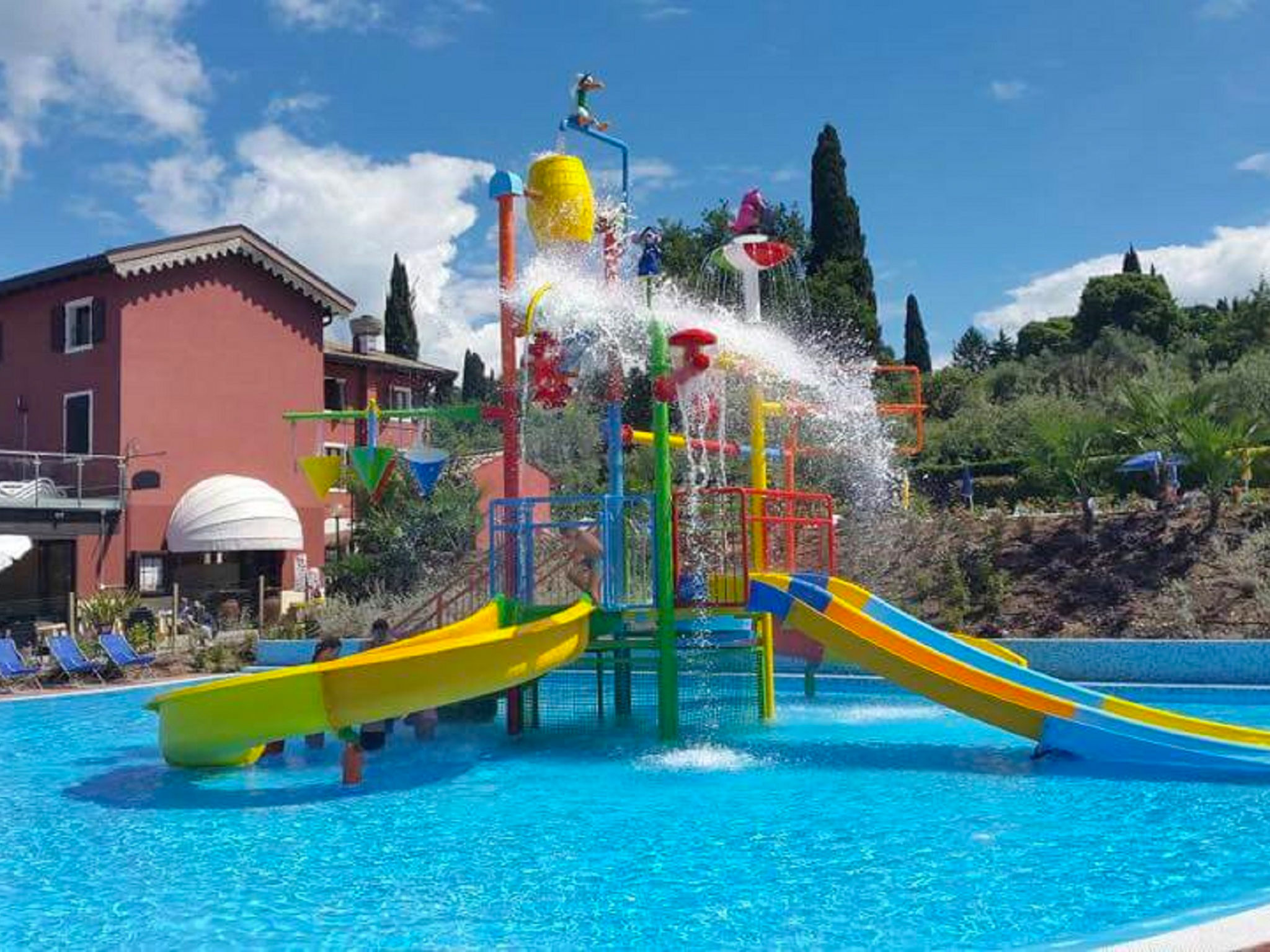 Photo 2 - Maison de 2 chambres à Bardolino avec piscine et jardin