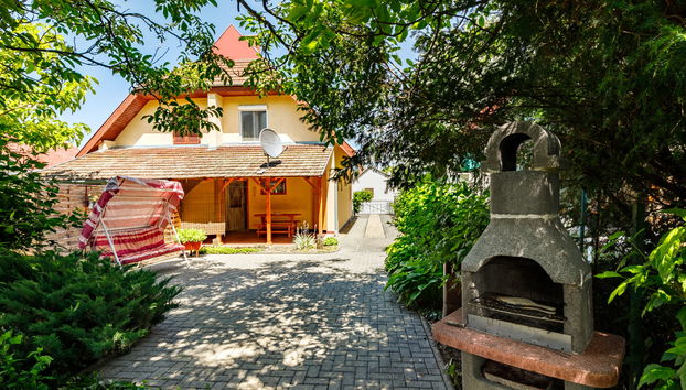 Casa de 3 quartos em Balatonszárszó com jardim e terraço - Foto 3