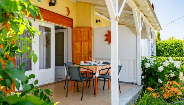 Casa de 3 quartos em Balatonszárszó com jardim e terraço - Foto 2