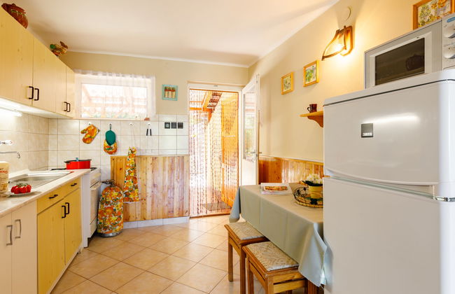 Casa de 3 quartos em Balatonszárszó com jardim e terraço - Foto 13