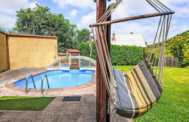 Casa de 4 quartos em Staré Buky com piscina privada e jardim - Foto 29