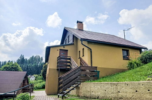 Foto 1 - Casa de 3 quartos em Staré Buky com piscina privada e jardim