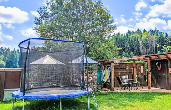 Casa de 4 quartos em Staré Buky com piscina privada e jardim - Foto 34