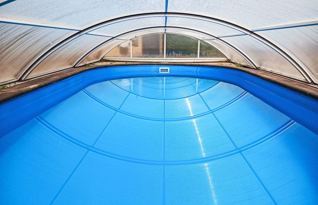 Casa de 4 quartos em Staré Buky com piscina privada e jardim - Foto 32
