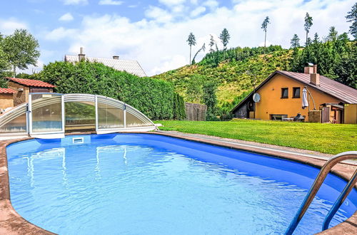 Foto 2 - Casa con 3 camere da letto a Staré Buky con piscina privata e giardino