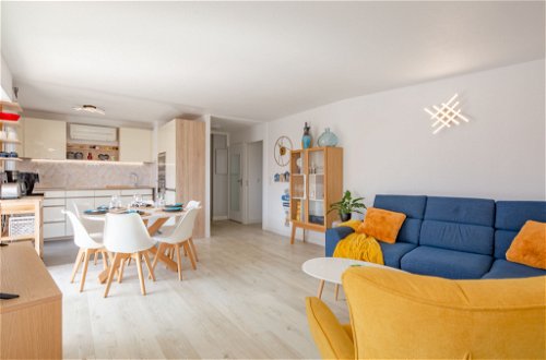 Foto 9 - Apartamento de 2 quartos em Fréjus com terraço e vistas do mar