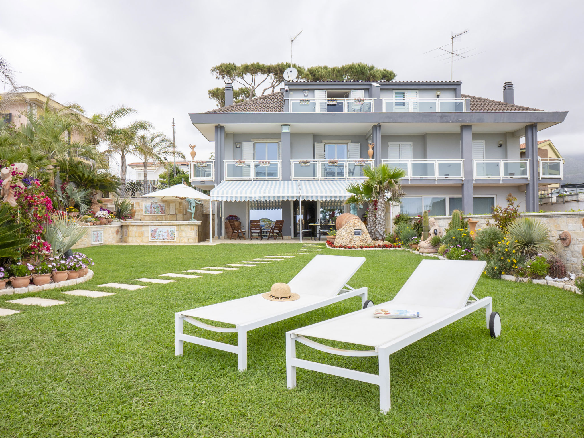 Foto 1 - Casa de 5 habitaciones en Formia con jardín y vistas al mar