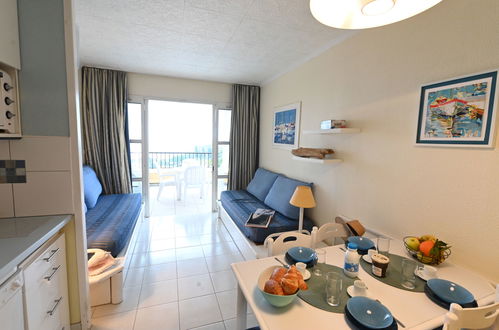 Photo 7 - 1 bedroom Apartment in Saint-Raphaël with swimming pool and garden