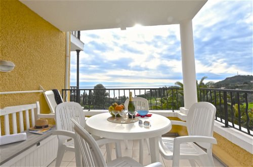 Foto 14 - Apartamento de 1 habitación en Saint-Raphaël con piscina y vistas al mar