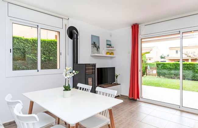 Casa de 4 quartos em l'Escala com piscina e jardim - Foto 8
