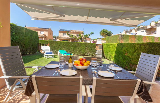 Casa de 4 quartos em l'Escala com piscina e jardim - Foto 23