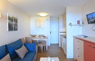 Foto 3 - Apartamento de 1 quarto em Saint-Raphaël com piscina e jardim