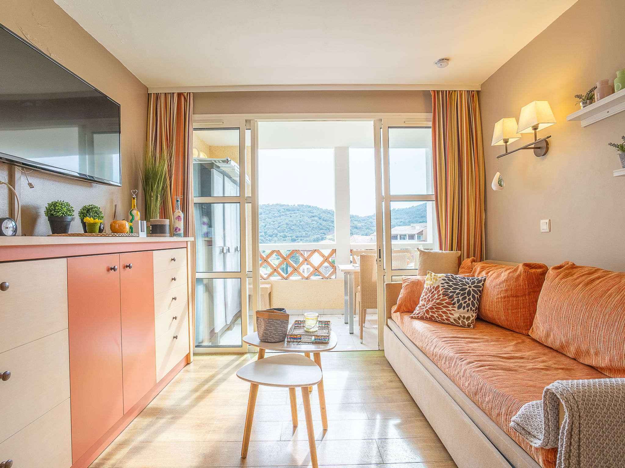 Foto 6 - Apartamento de 1 quarto em Saint-Raphaël com piscina e vistas do mar