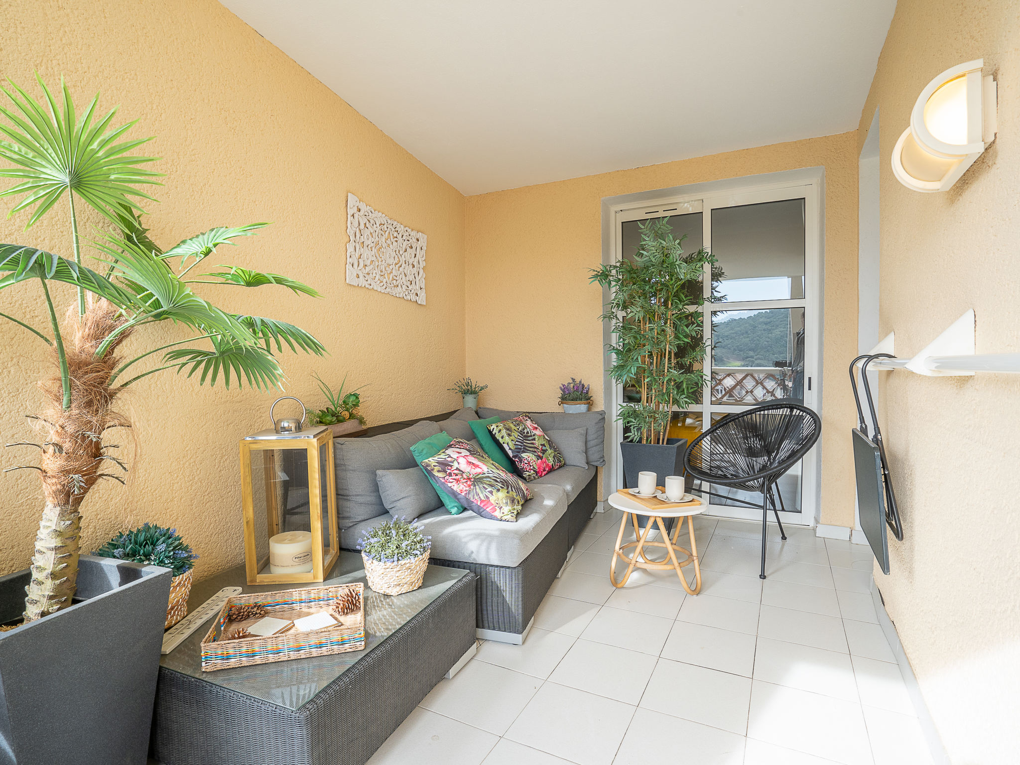 Foto 19 - Appartamento con 1 camera da letto a Saint-Raphaël con piscina e vista mare