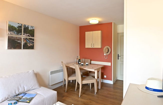 Apartamento de 1 quarto em Saint-Raphaël com piscina e jardim - Foto 11