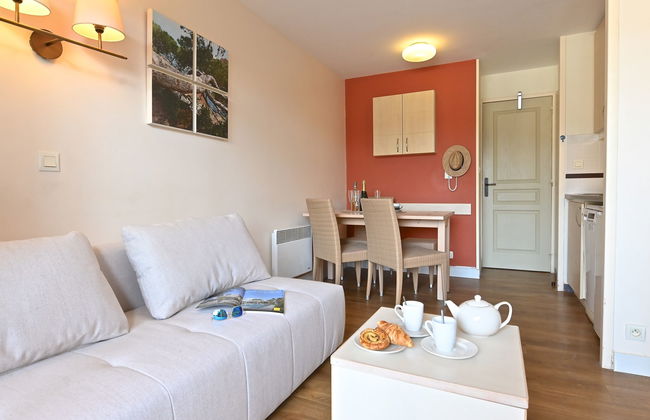 Apartamento de 1 quarto em Saint-Raphaël com piscina e jardim - Foto 2