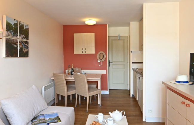 Apartamento de 1 quarto em Saint-Raphaël com piscina e jardim - Foto 12
