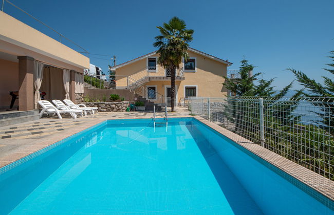 Apartamento de 4 quartos em Lovran com piscina e jardim - Foto 24