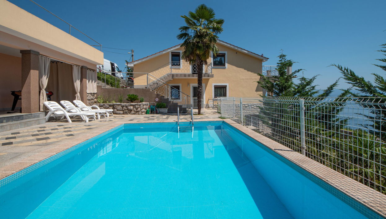 Casa de 10 quartos em Lovran com piscina privada e jardim - Foto 1