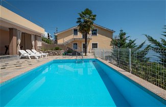 Foto 1 - Casa con 7 camere da letto a Lovran con piscina privata e terrazza