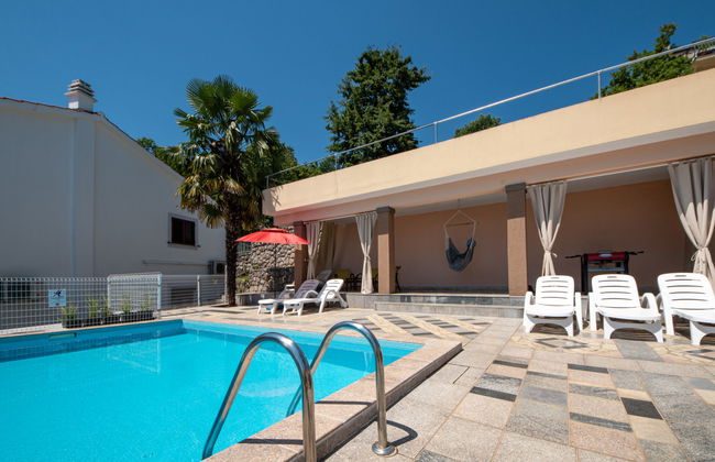 Apartamento de 4 quartos em Lovran com piscina e jardim - Foto 7
