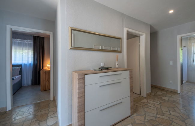 Apartamento de 4 quartos em Lovran com piscina e jardim - Foto 18