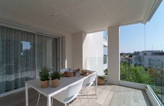 Foto 3 - Appartamento con 1 camera da letto a Lignano Sabbiadoro con vista mare