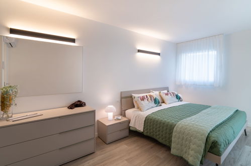 Foto 11 - Apartment mit 1 Schlafzimmer in Lignano Sabbiadoro mit blick aufs meer