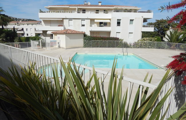 Apartamento de 2 quartos em Cavalaire-sur-Mer com piscina e terraço - Foto 1