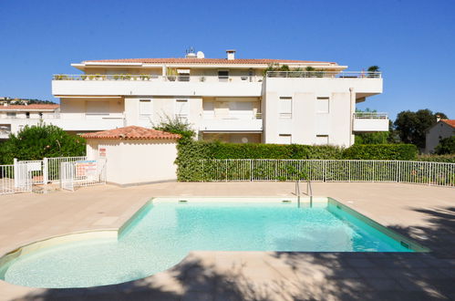 Photo 18 - Appartement de 3 chambres à Cavalaire-sur-Mer avec piscine et terrasse