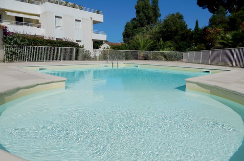 Foto 5 - Apartamento de 1 quarto em Cavalaire-sur-Mer com piscina e terraço