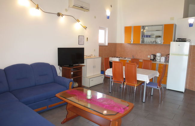 Apartamento de 2 quartos em Jasenice - Foto 3