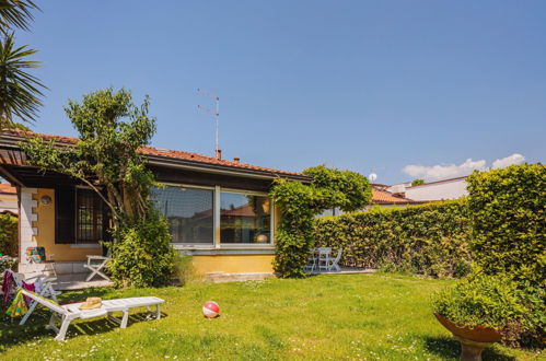 Foto 1 - Casa de 3 habitaciones en Forte dei Marmi con jardín y vistas al mar