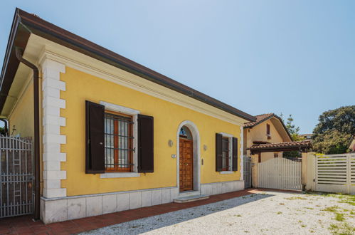 Photo 3 - Maison de 3 chambres à Forte dei Marmi avec jardin et vues à la mer