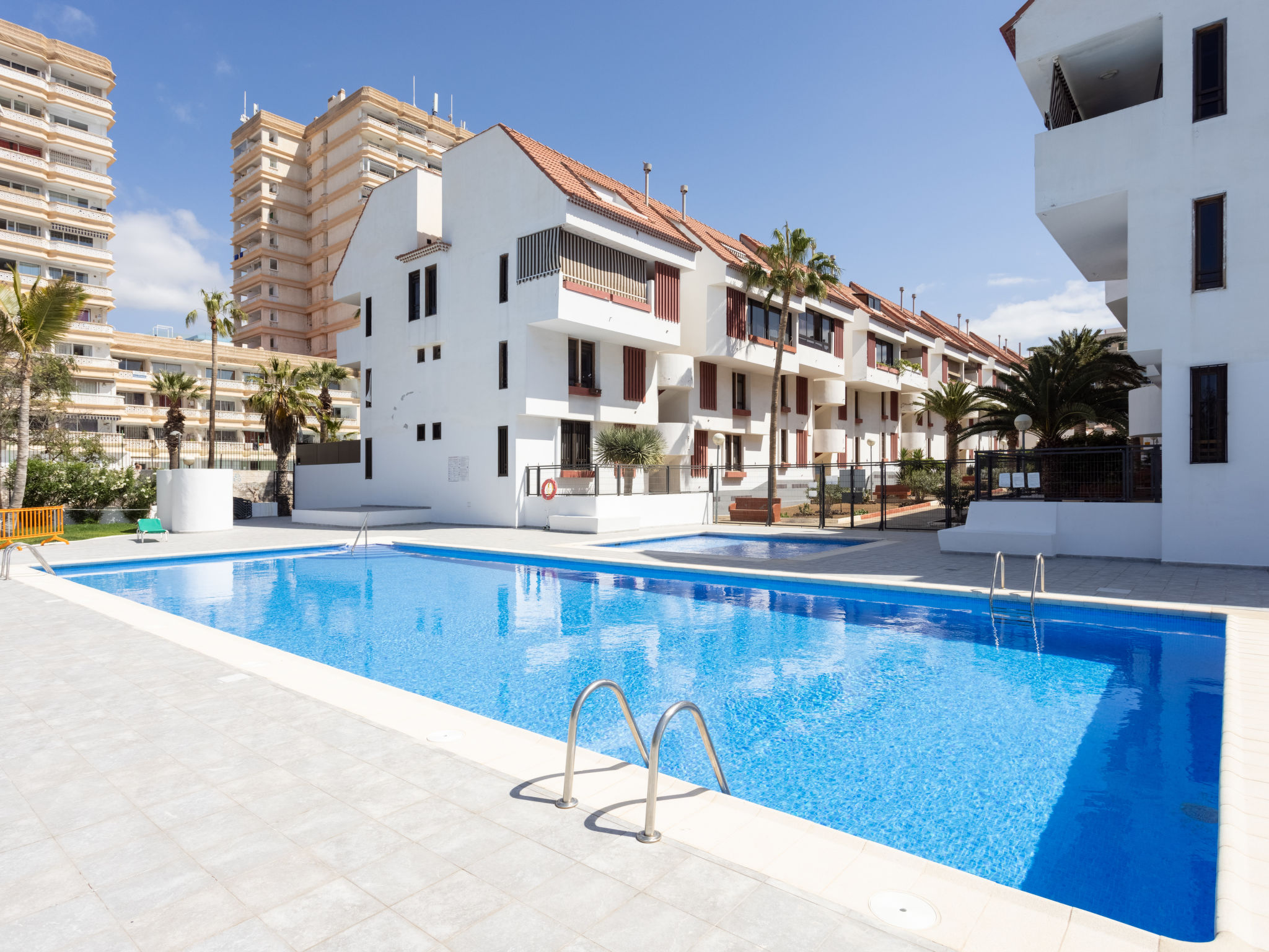 Photo 1 - Appartement de 2 chambres à Arona avec piscine et vues à la mer