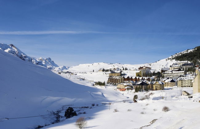 Forfait Astún-Candanchú, entrance by Candanchú - Photo 3