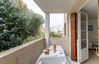 Photo 2 - 1 bedroom Apartment in Saint-Cyr-sur-Mer with terrace and sea view