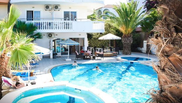 White Palace Studios - Photo 2