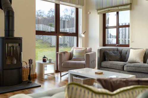 Photo 10 - 4 bedroom House in Aviemore with garden