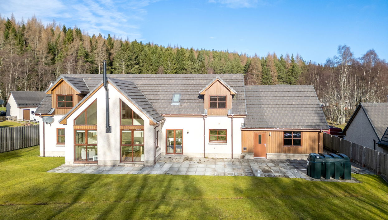 Haus mit 4 Schlafzimmern in Aviemore mit garten - Foto 1
