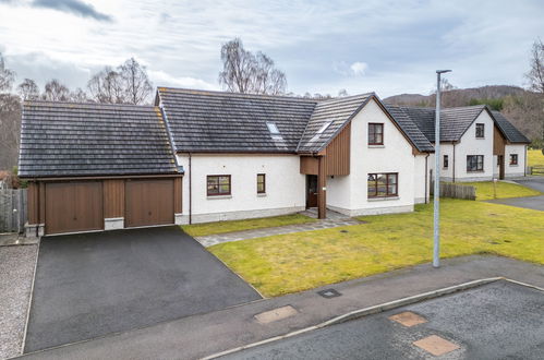 Photo 38 - 4 bedroom House in Aviemore with garden