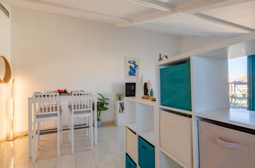 Foto 6 - Appartamento con 1 camera da letto a Fréjus con vista mare