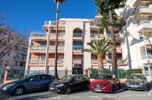 Foto 18 - Apartment mit 1 Schlafzimmer in Cagnes-sur-Mer mit terrasse