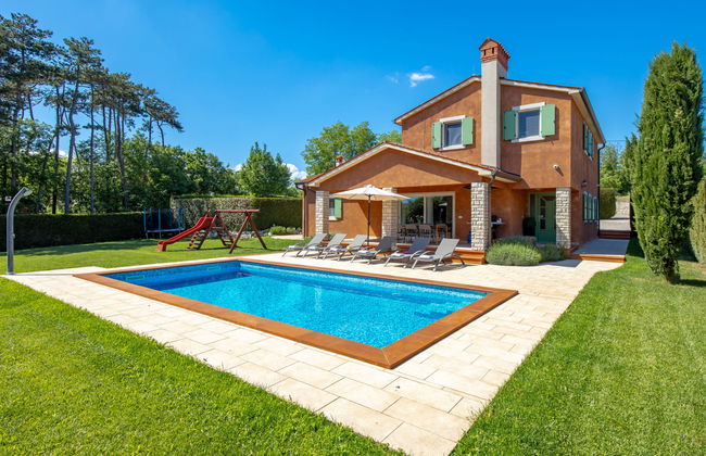 Casa de 4 quartos em Sveta Nedelja com piscina privada e jardim - Foto 1