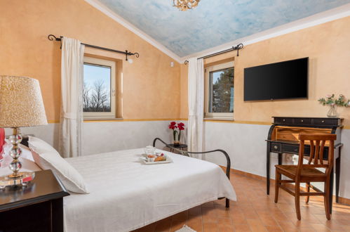 Foto 38 - Casa con 3 camere da letto a Sveta Nedelja con piscina privata e giardino