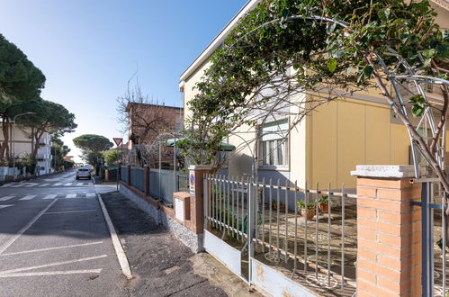 Photo 16 - Appartement de 2 chambres à Follonica avec jardin