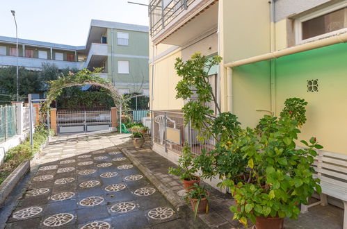 Photo 24 - Appartement de 2 chambres à Follonica avec jardin